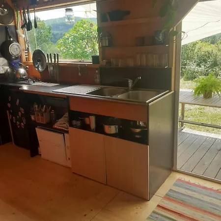 Tiny House With Mountain View * Montbrun-Bocage